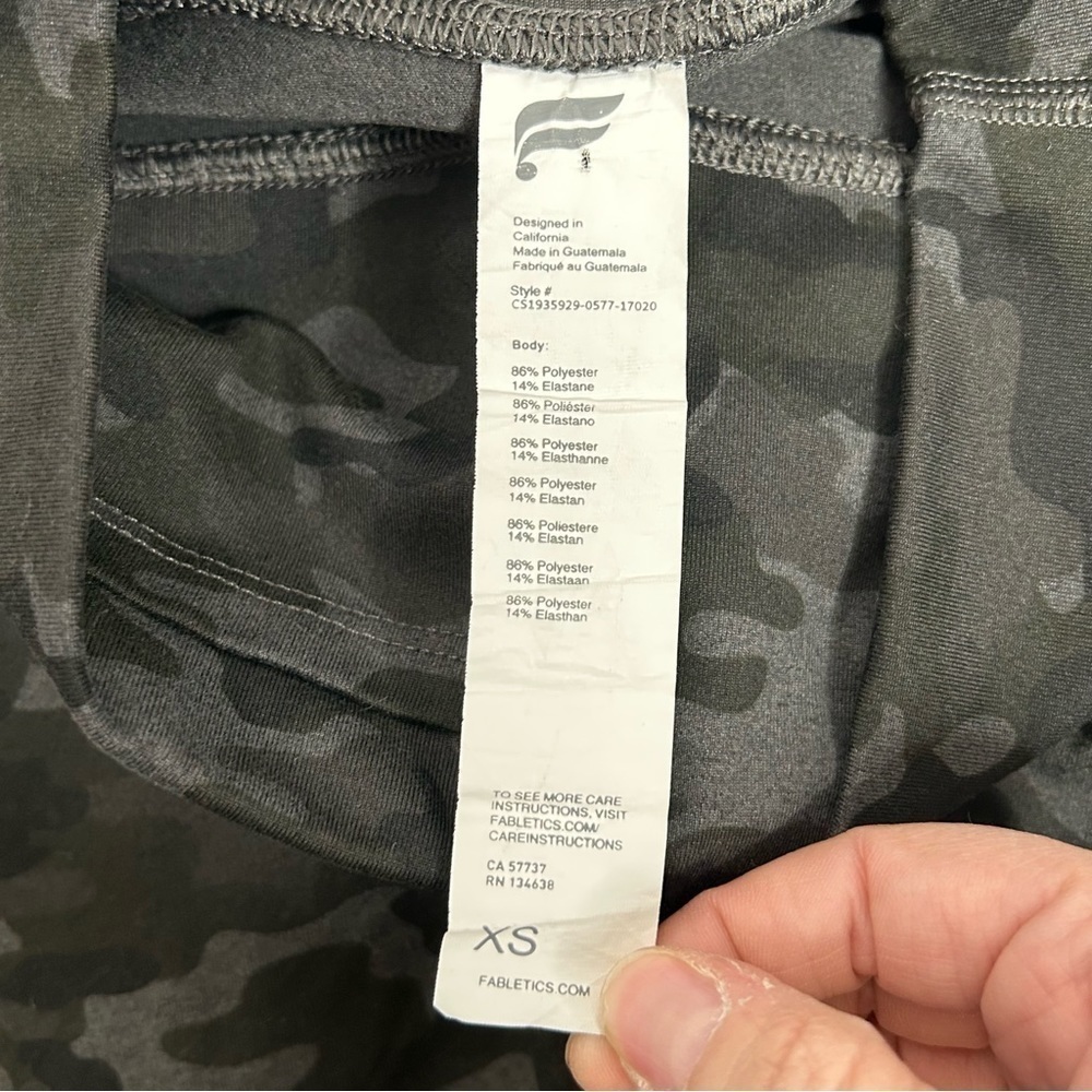 Fabletics Camo Print Cropped Activewear Leggings - Picture 8 of 13